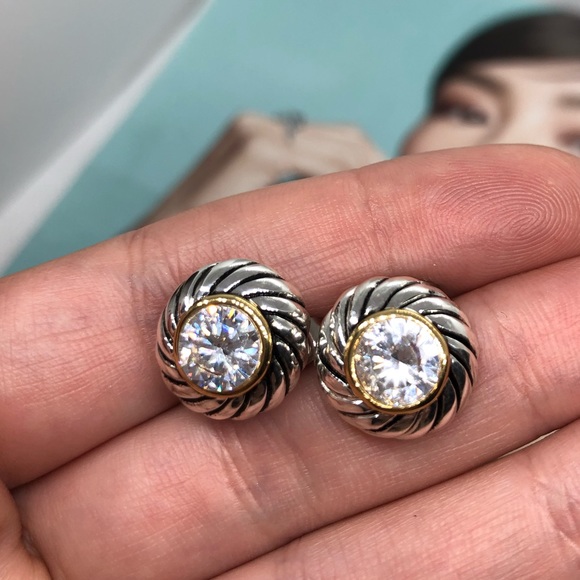 🌟Silver Stud Earrings - Picture 2 of 5